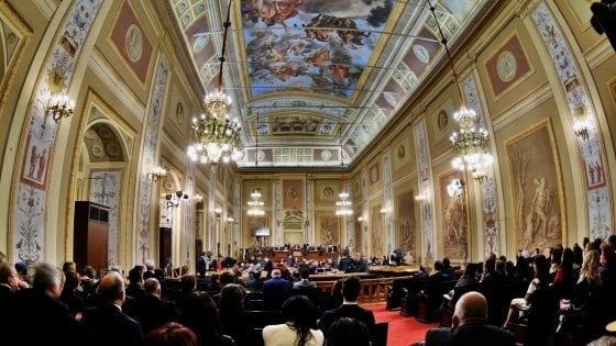 Regione, si sbloccano i concorsi: approvato il "mini collegato" all'Ars