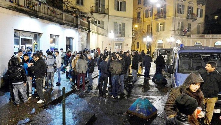 Movida con il contapersone: numero chiuso nelle vie dei locali