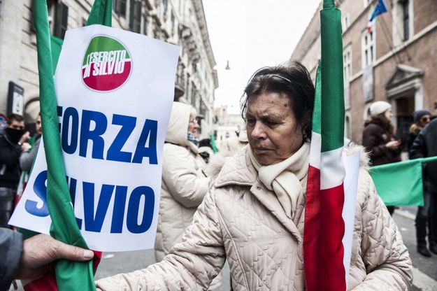 Decadenza Berlusconi, i volti della piazza