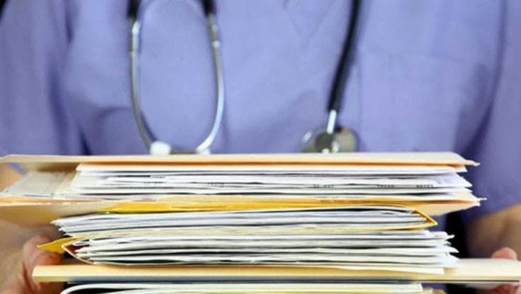 Cartelle cliniche a pagamento per i pazienti, il rebus in Liguria. Usb: “Devono essere gratuite”