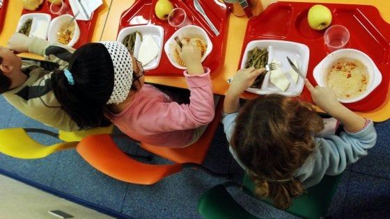 Scuola, la guida gourmet votata dai genitori: "A Jesi e Trento le mense migliori"