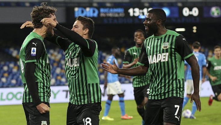 Sassuolo in emergenza: tre contagiati dal Covid. Infortuni a Berardi, Caputo e Chiriches