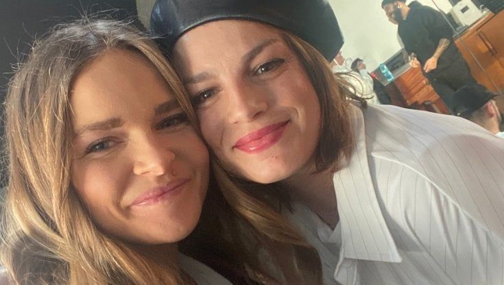 Sanremo 2023, Laura Marzadori, la violinista della Scala che duetta con il rapper Lazza ed Emma