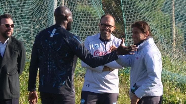 Napoli, Lukaku saluta a bordo campo: "Ci vediamo presto"