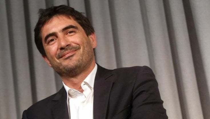 Sinistra italiana presenta legge di iniziativa popolare per una nuova patrimoniale. Fratoianni: "Raccoglieremo le firme anche in spiaggia"