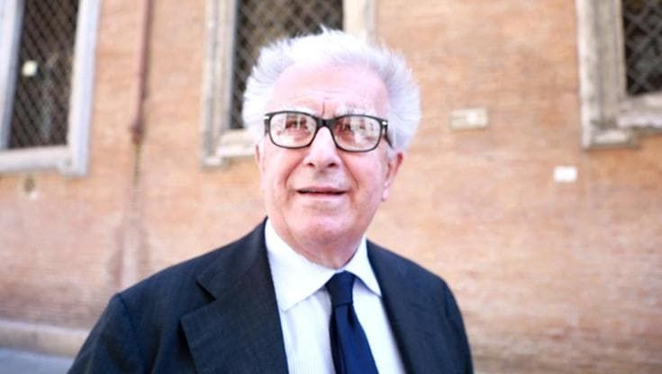 "Monumento del giornalismo italiano": da Zanda a Gasparri, così i parlamentari ricordano Scalfari 
