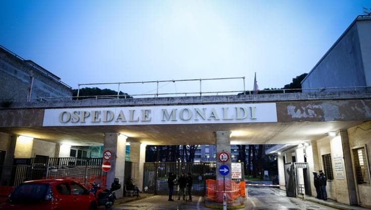 Bimbo al Monaldi, il primario della Rianimazione: “Sta molto male, in ospedale siamo sconvolti”