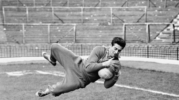 Una vita tra scudetti, amori e quadri: addio a Lorenzo Buffon, il portiere divo