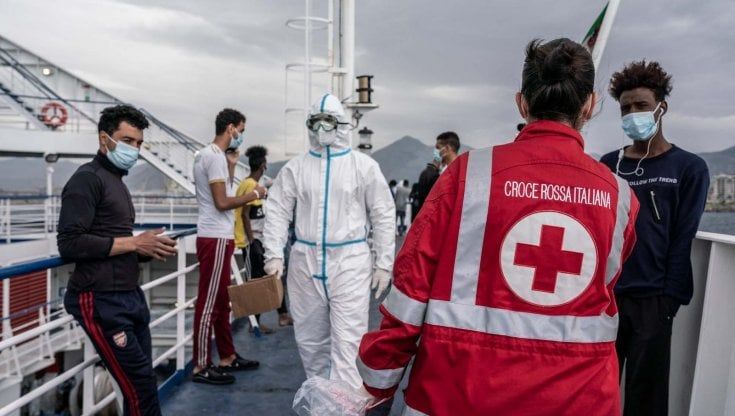 Costi esosi e diritti a rischio: in Sicilia le navi-quarantena finiscono sotto accusa