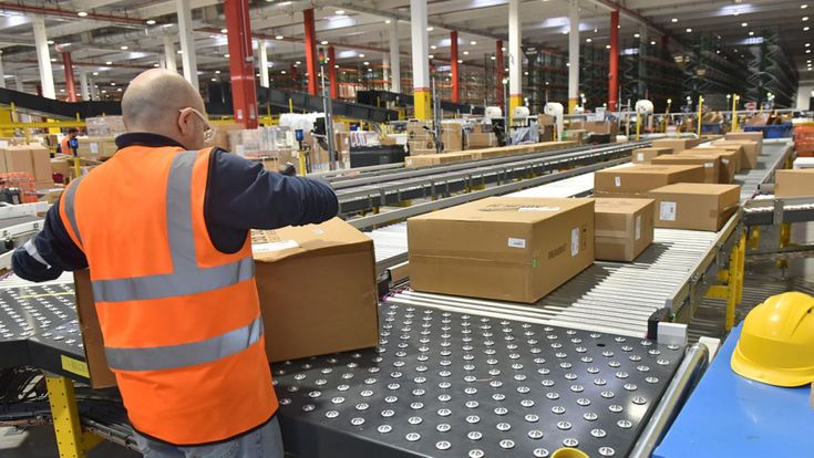 Il web ha sostituito il negozio: boom dell’ecommerce a Natale