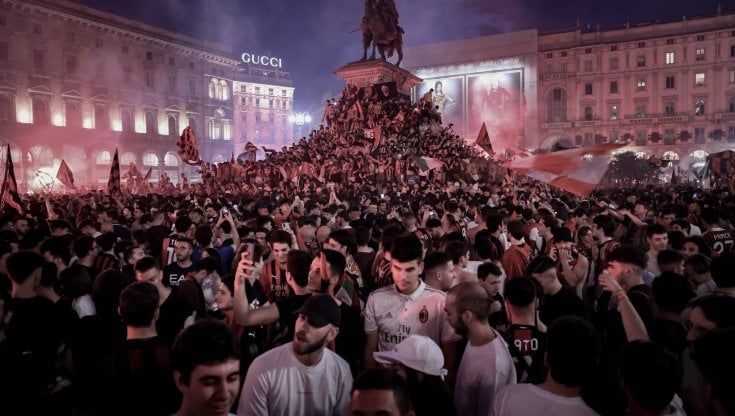 Festa scudetto Milan, 50mila in piazza Duomo e 20mila all'arrivo della squadra: 69 interventi del 118