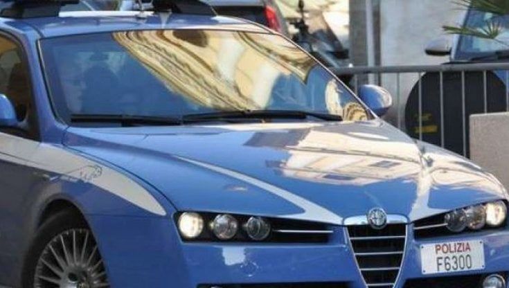 Per un mese ogni volta in un ristorante diverso senza pagare: allontanata dal questore di Siena