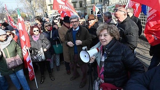 Insulti antisemiti, Nosiglia: "Questi gesti sono il male, incontrerò il rabbino e la comunità ebraica"