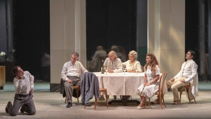 Ditegli sempre di sì: il testo di Eduardo è messo in scena da Roberto Andò