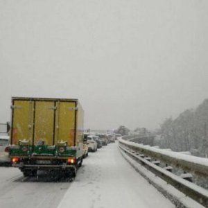 Blocco A3 per neve, Anas: "Colpa di chi non aveva le catene"