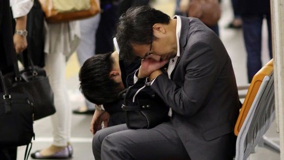 Giappone, ansia da ferie: troppi 10 giorni di vacanza per festeggiare il nuovo imperatore 