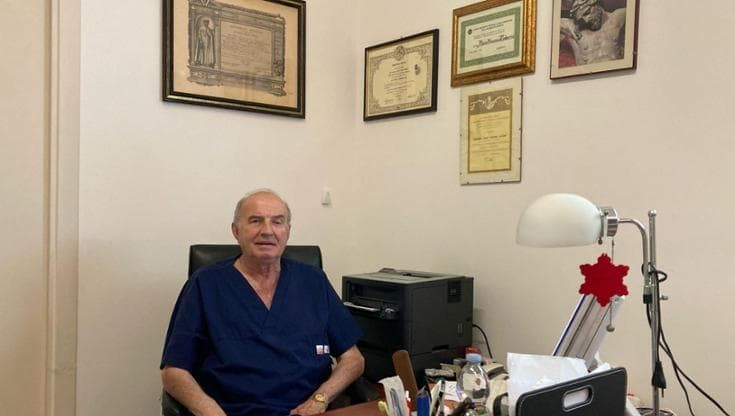“A 75 anni sono ancora in trincea al Pronto soccorso, visito 50 pazienti e faccio il doppio turno”