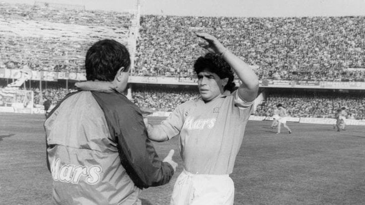 Maradona, 40 anni dopo. La prima partita con il Napoli la giocò a Castel del Piano (Grosseto) nel 1984