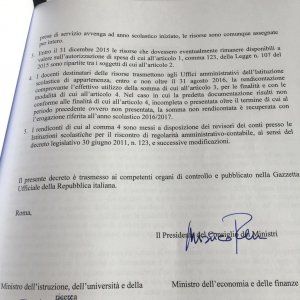 Scuola, Renzi firma il buono di 500 euro per i prof. E partono le ultime 55mila chiamate