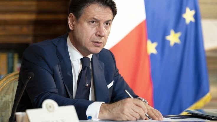 Nuovo Dpcm Natale 2020, le Regioni chiedono di riaprire la scuola il 7 gennaio. Boccia sul coprifuoco: Gesù Bambino può anche nascere due ore prima  