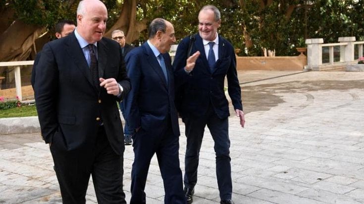 Autonomia bocciata, la Sicilia evita i tagli. L’imbarazzo di Forza Italia