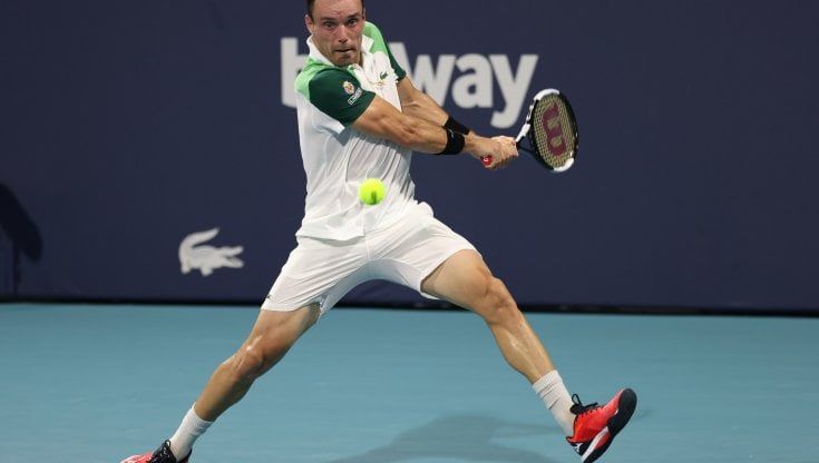 Tennis, tra Sinner e la finale di Miami l'ex calciatore Bautista Agut