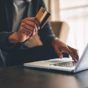 Scalapay, accordo stretto con Decathlon per l’e-commerce a rate
