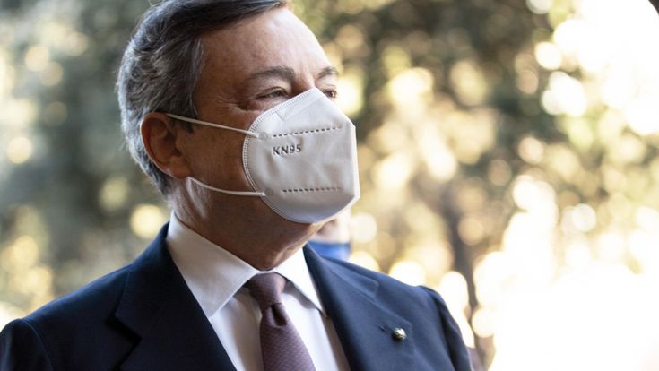 Vaccini, Draghi preme sulla Ue