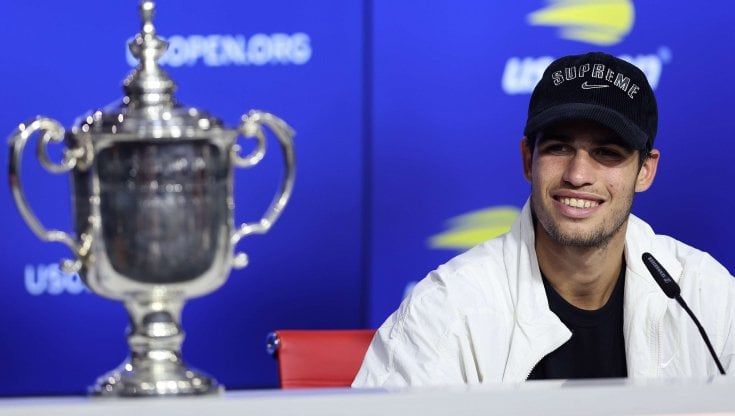 Tennis, Alcaraz è già in vetta. Il più giovane dei re aspetta Sinner