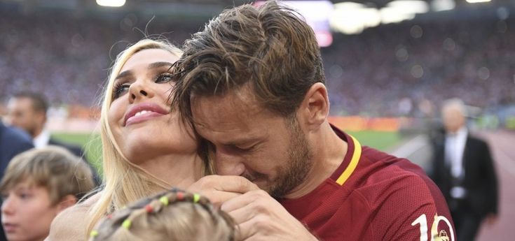 Francesco Totti e Ilary Blasi insieme per 'Casa Totti'. Si lavora sul progetto di una sitcom 