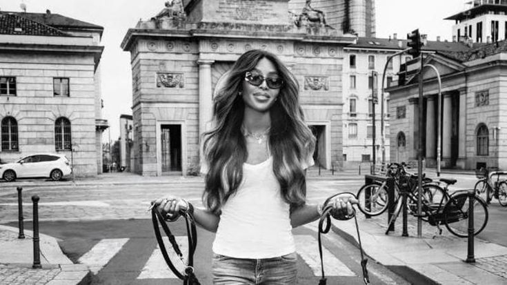 Naomi Campbell prende casa a Milano: l’indizio social scatena l’entusiasmo dei fan