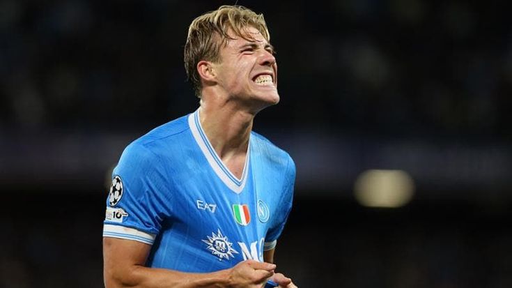 Napoli, domani c’è la trasferta di Lecce: Hojlund corre verso il recupero