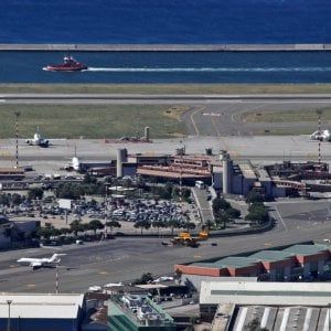 "Colombo", atterraggio d'emergenza