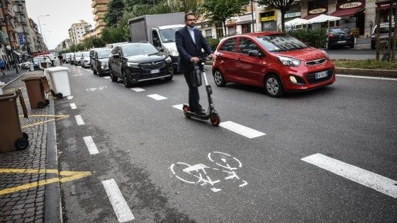 Palermo, il Comune approva le linee guida del noleggio dei monopattini elettrici