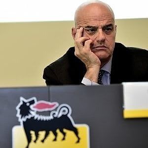 Eni, l'utile netto scende a 2,87 miliardi, Nel nuovo piano emissioni ridotte dell'80% entro il 2050