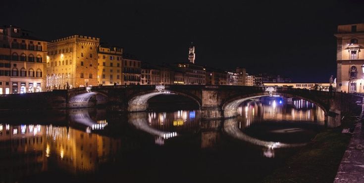 Firenze, nuova luce per ponte Santa Trinita 