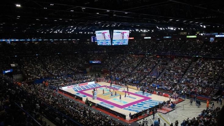 Vero Volley lancia la tribuna per cuori solitari: “Così aiutiamo i tifosi single a conoscersi”