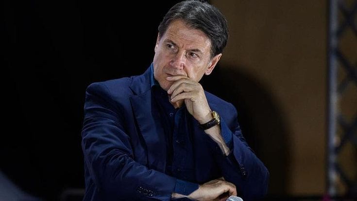 Conte replica a Schlein: “Primarie inevitabili. Elly sia garante di Renzi”