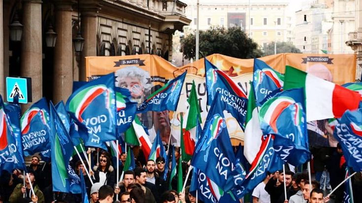 La contro-Pontida dei giovani FdI con il console fascio-rock, il naufrago Adinolfi, Rizzo e Minniti