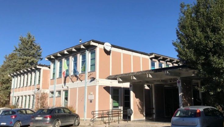 A Colle Val d'Elsa la protesta dei professori: "Basta con tutte queste quarantene, la Asl non fa mai nessuna indagine"
