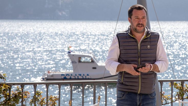 Salvini e Cinquestelle alleati contro Tria: firmi decreto banche
