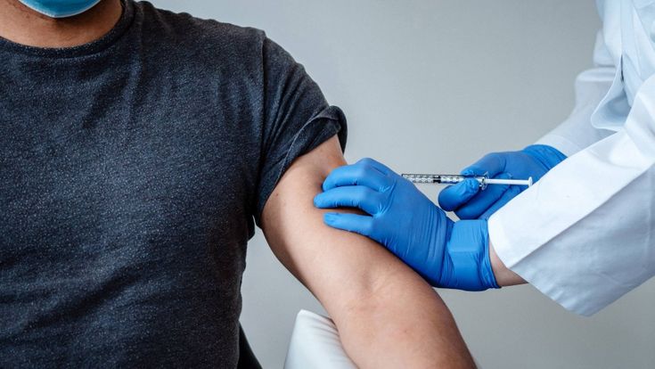 Vaccini, pronto il piano B. “Chiediamo dosi di riserva per evitare intoppi”