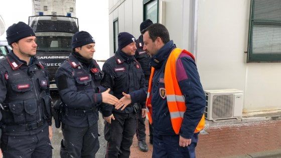 Salvini nel cantiere Tav di Chiomonte: "Io sono per andare avanti, saremmo gli unici a fermarci"
