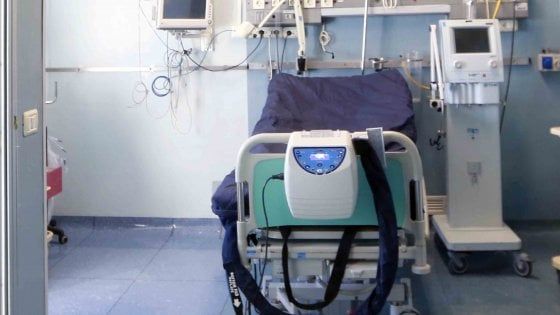 Coronavirus: in Campania la corsa ad attrezzare 490 posti in più negli ospedali
