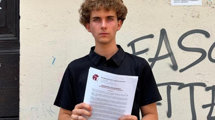 La maturità di Leonardo Flore: “Non posso fare scena muta? Protesto, ecco cosa penso della scuola”