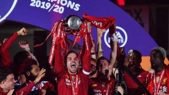 Premier, il Liverpool ne fa 5 al Chelsea. United bloccato dal West Ham