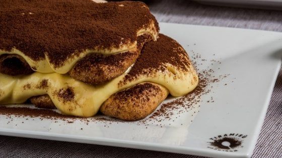 Tiramisù day: savoiardi o biscottini di Novara? La nuova sfida si gioca sui particolari