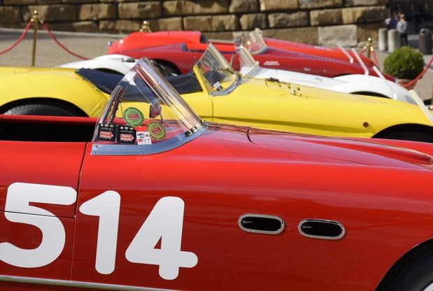 Bolidi da corsa e vetture storiche: 40 auto d'epoca in piazza Pitti