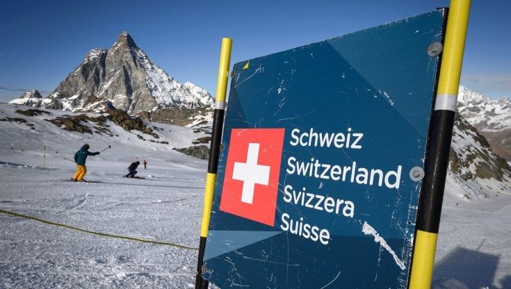 Coronavirus in Svizzera, il ministro di Ginevra contrario alle vacanze sugli sci. "Non possiamo permettercelo"