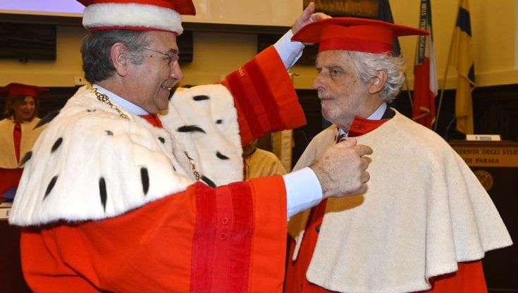 L'omaggio dell'università di Parma al maestro Nicola Piovani, neo laureato ad honorem
